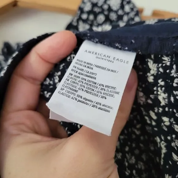 American Eagle Floral Crop Halter Top Navy Blue/White XS - Picture 3 of 5